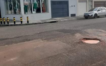 TJ-SP mantém decisão que manda Prefeitura indenizar motociclista após queda em buraco