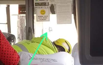 Menino de 9 anos morre após ser atingido por peça de caminhão em ônibus