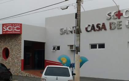 Mãe faz parto em vaso sanitário e recém-nascido morre