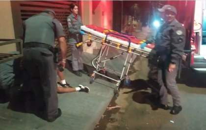 Homem esfaqueado no Pereira Jordão continua internado na UTI