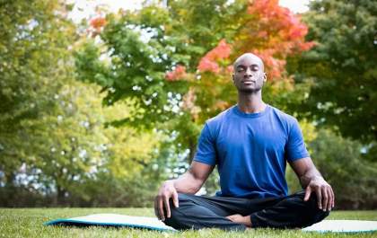 Ministério da Saúde abre inscrições para&nbsp; cursos online de meditação e reflexoterapia