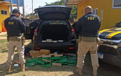PRF apreende 145 kg de maconha e pistola em Três Lagoas