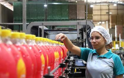 Funtrab inicia semana com 4,5 mil vagas de empregos em 35 cidades do Estado