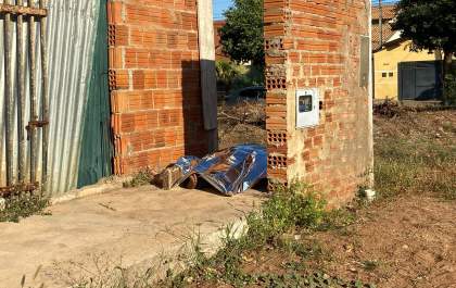 Homem é encontrado morto ao lado de residência no bairro JK em Três Lagoas