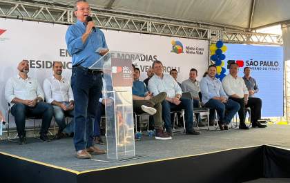 Dilador pede rotatória, asfalto e AME Cirúrgico ao governador
