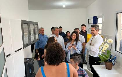 Colormaq doa cozinha para família de novo residencial