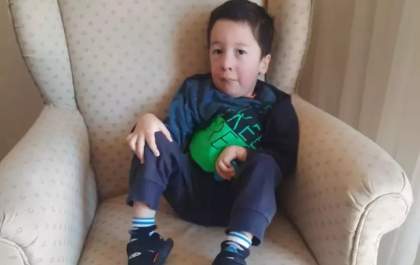 Morre aos 5 anos menino com atrofia muscular espinhal tipo 1 após tratamento com remédio 