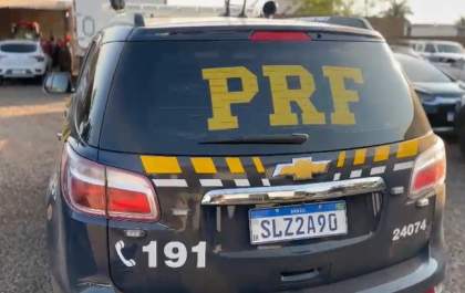 PRF apreende 2 toneladas de maconha e recupera caminhonete furtada