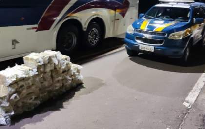 PRF apreende 210 kg de cocaína na BR-267