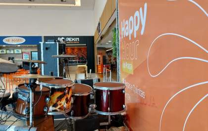 Apresentações musicais animam Happy Hour do Praça Nova