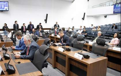 Deputados aprovam projetos de lei que protegem autistas e regulam telecomunicações