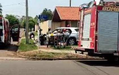 Acidente no Jardim Primaveril deixa motorista ferida