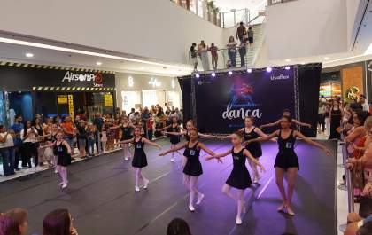 Apresentações de dança seguem até sexta em shopping de Araçatuba&nbsp;