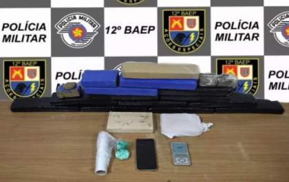 Mulher é presa pelo Baep com maconha e cocaína
