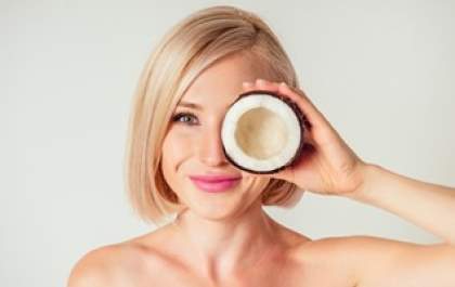 Óleo de Coco: Um curinga natural na rotina da beleza