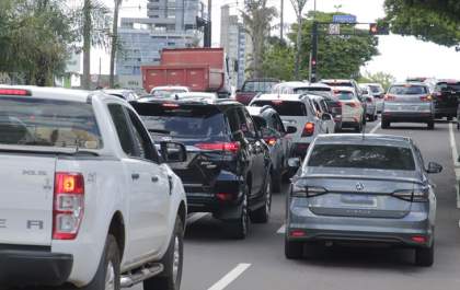 Veículos com placa final 0 devem estar com o licenciamento em dia até o final de outubro