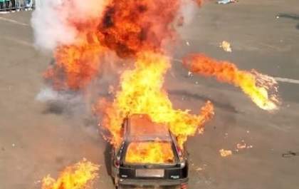 Bombeiros simulam explosão de veículo durante Workshop de Medicina do Unisalesiano