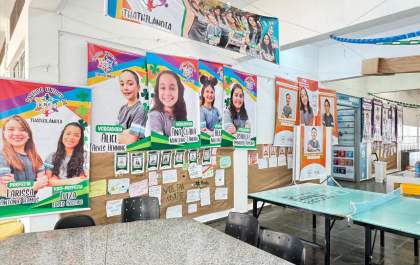 Alunos da Escola Thathi se preparam para eleições na ThathiLândia neste domingo