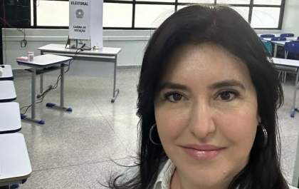 Simone Tebet vota em Campo Grande