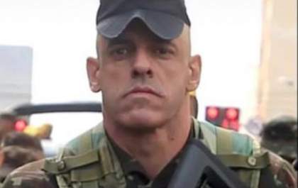 Tragédia no Ar: Comandante Experiente Morre em Salto de Paraquedas