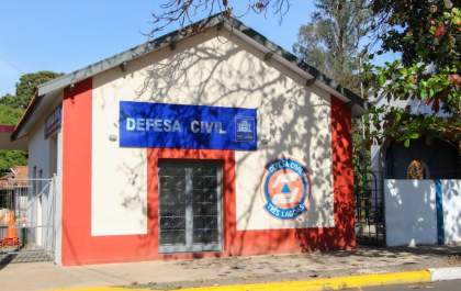 Defesa Civil alerta sobre cratera aberta por chuvas em Três Lagoas