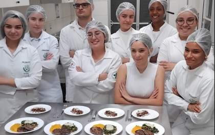 NutriChef Esportivo: competição gastronômica estimula acadêmicos de Nutrição no Unisalesiano
