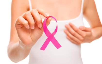 Outubro Rosa: mulheres com câncer de mama podem solicitar isenção de imposto de renda