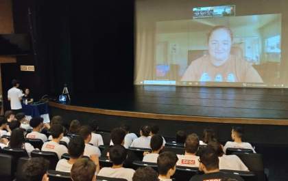 Sesi Birigui entrevista a americana Courtney Henning Novak