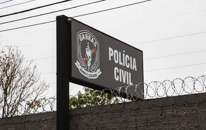 Polícia Civil apreende panfletos com conteúdo falso sobre candidata em Campo Grande