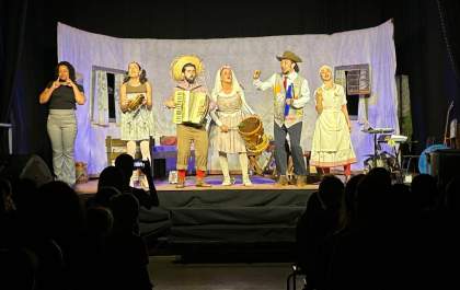 História teatral “Berenice e Soriano” encanta público em Três Lagoas