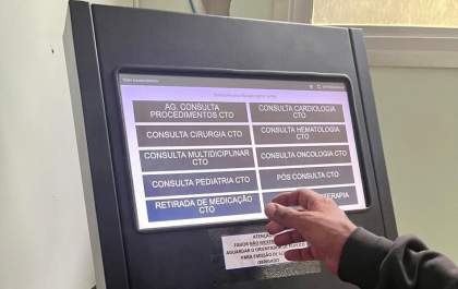 CTO da Santa Casa de Araçatuba ganha sistema automatizado de senhas de atendimento