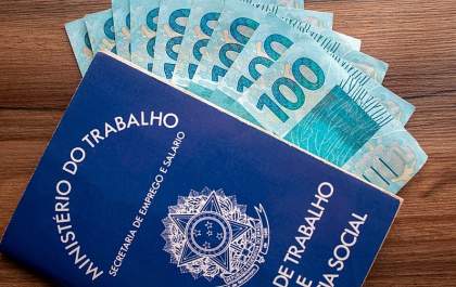 Salário mínimo deverá subir para R$ 1.630 em 2026, segundo projeção do governo