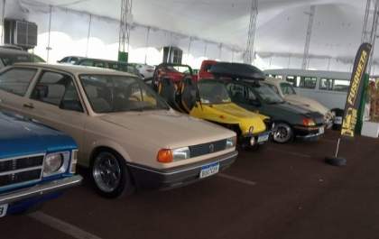 Shopping em Penápolis sedia 13º Encontro de Veículos Antigos