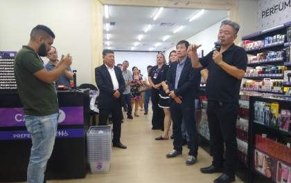 Família Kamachi retorna às origens ao inaugurar loja Soneda em parceria com a Daiso em Araçatuba