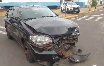 Acidente no cruzamento da Barão com Acácio e Silva reforça atenção no trânsito