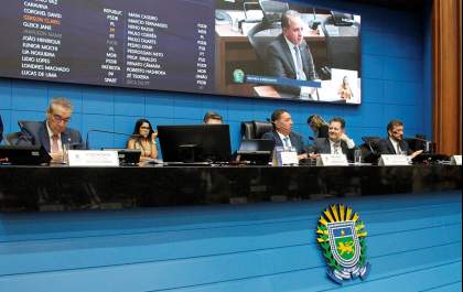 Deputados aprovam isenção de taxa de vestibular para jurados em MS e matérias do executivo