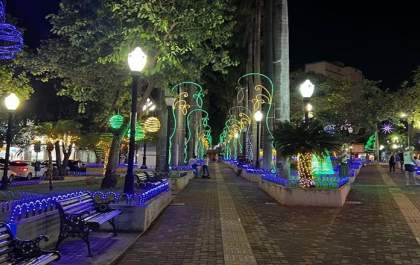 Iluminação da Praça Dr. Gama em Birigui será inaugurada no domingo