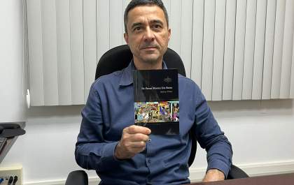 ‘De pensar morreu o burro’ já está disponível