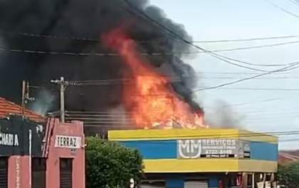 Incêndio destrói completamente refrigeração ao lado do antigo 1ºDP