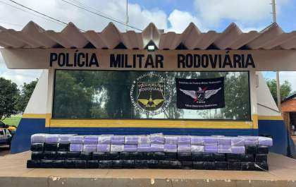 Polícia apreende 2 toneladas de maconha escondidas em carga de bagaço de cana
