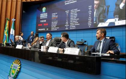 Projeto que obriga revendedoras a informar se carro é de leilão avança na Assembleia