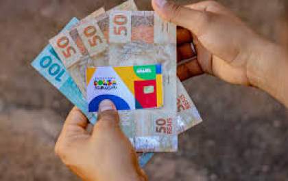 Mudanças no Bolsa Família, BPC e salário mínimo: entenda pacote de revisão de gastos do governo