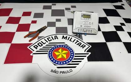 Furto termina em flagrante na madrugada de segunda-feira