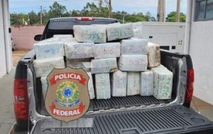 Caminhão com 2 toneladas de maconha é apreendido pela PF na MS-295