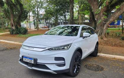 BYD Tan alia alta performance e design sofisticado