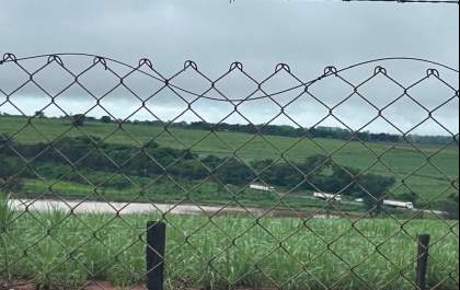 Açude ameaça romper e força interdição parcial da Rodovia da Integração