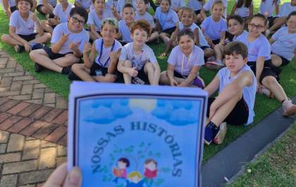 Alunos do 2º ano do EFI promovem “tarde de autógrafos”