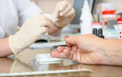 Brasil ultrapassa marca de 1 milhão de pessoas em tratamento contra HIV