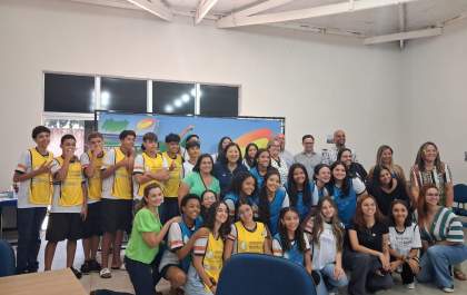 Alunos de escola estadual se unem para revitalizar o córrego Vendrame em Birigui