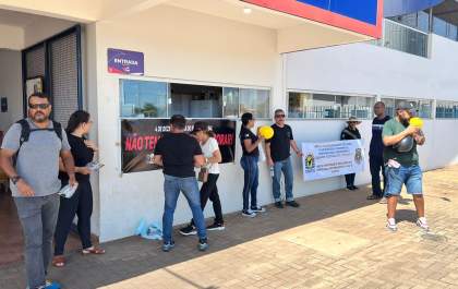 Policiais penais promoveram uma manifestação na Feira Central